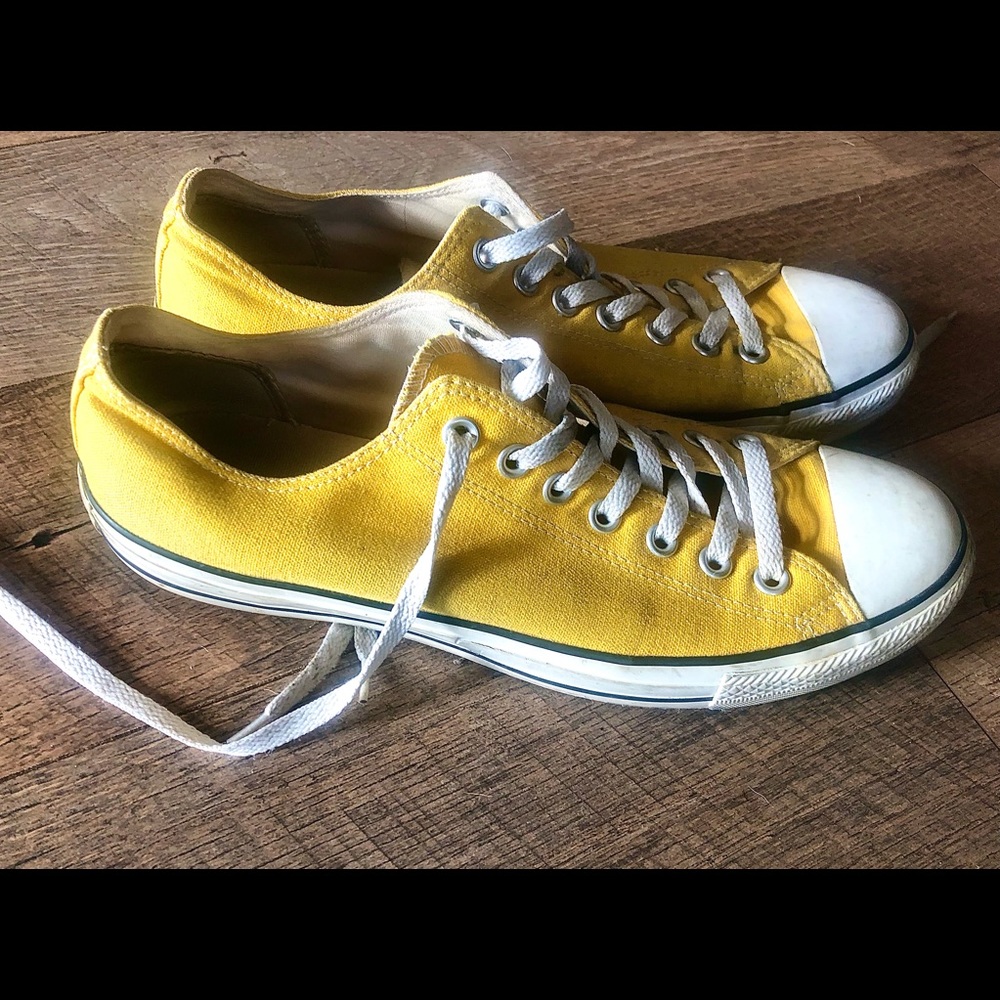 Men’s size 10 Yellow Converse Low-tops